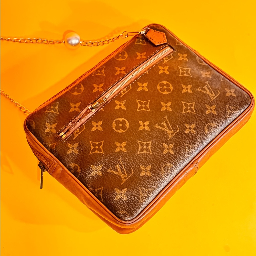 Sold out Louis Vuitton Tan and Brown Monogram Crossbody Bag - Picture 2 of 16